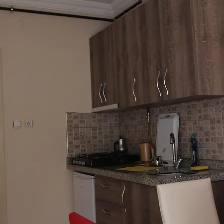 Elite In Appartement